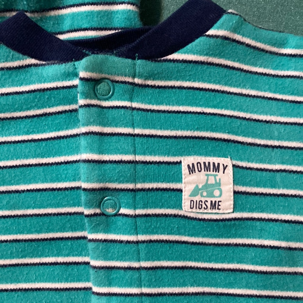 Mommy Digs me sleeper onesie